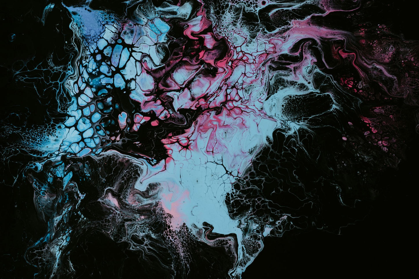 Sérénité des profondeurs océaniques : Impression d'art fluide abstrait | Ambiance bleu profond